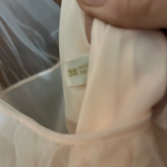 Rogers size 38. Vintage Gown. Peachy pink sheer dream great condition for age. - Picture 6 of 6